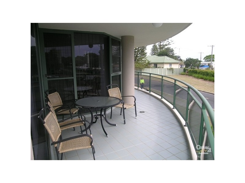 2/15 Reserve Road, Forster NSW 2428