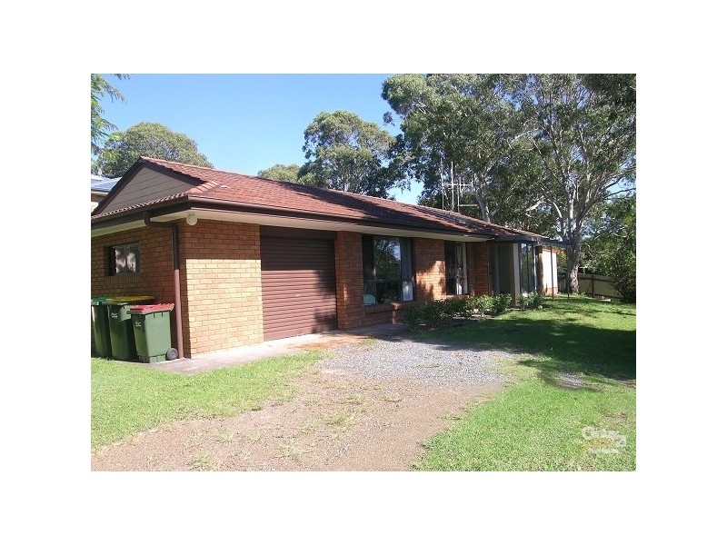 5 Frazer Avenue, Green Point NSW 2428