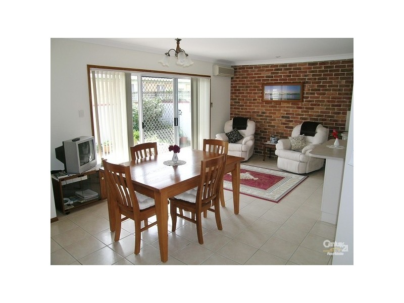 1/1 Akala Avenue, Forster NSW 2428