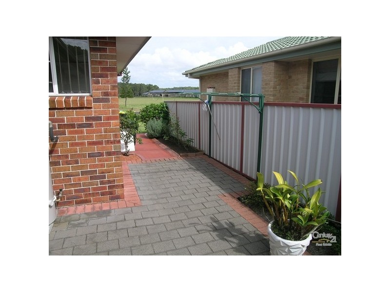 1/1 Akala Avenue, Forster NSW 2428