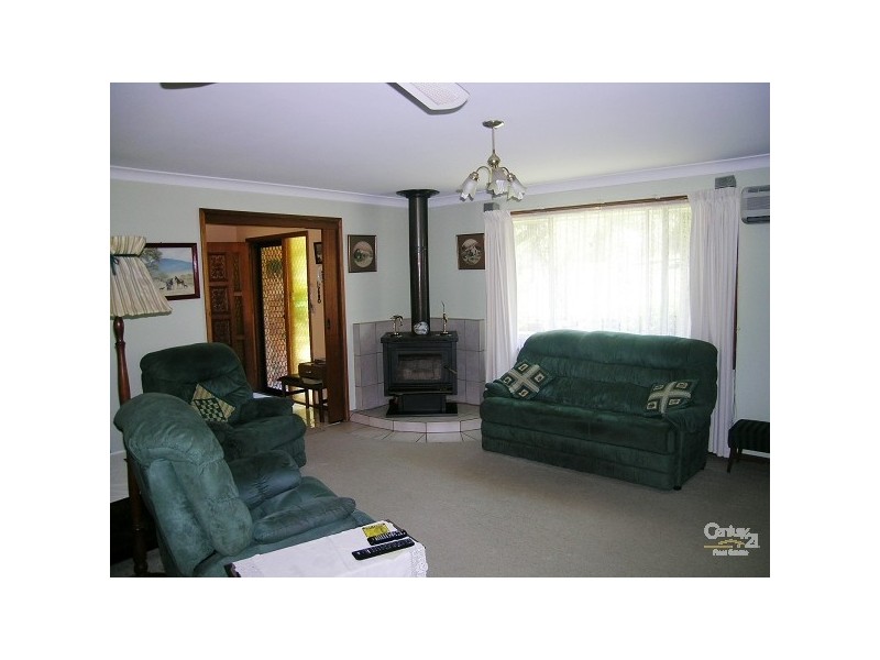 5 Kiwarrak Drive, Rainbow Flat NSW 2430