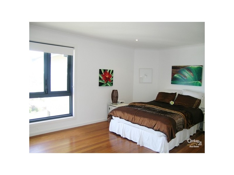 2/3 Michele Crescent, Forster NSW 2428