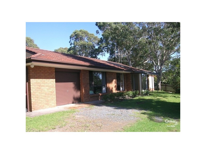 5 Frazer Avenue, Green Point NSW 2428