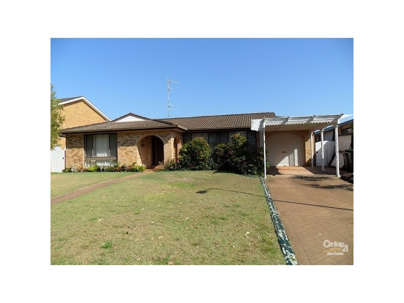 9 Friendship Key, Forster NSW 2428