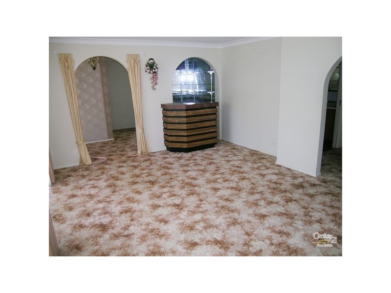 9 Friendship Key, Forster NSW 2428