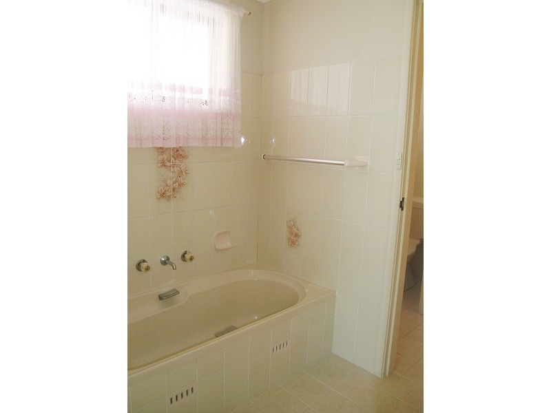 9 Friendship Key, Forster NSW 2428