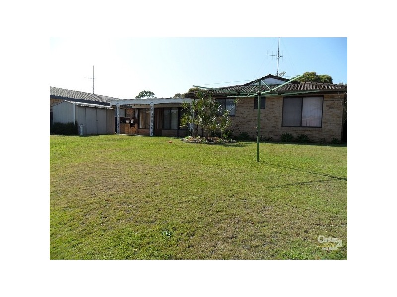 9 Friendship Key, Forster NSW 2428