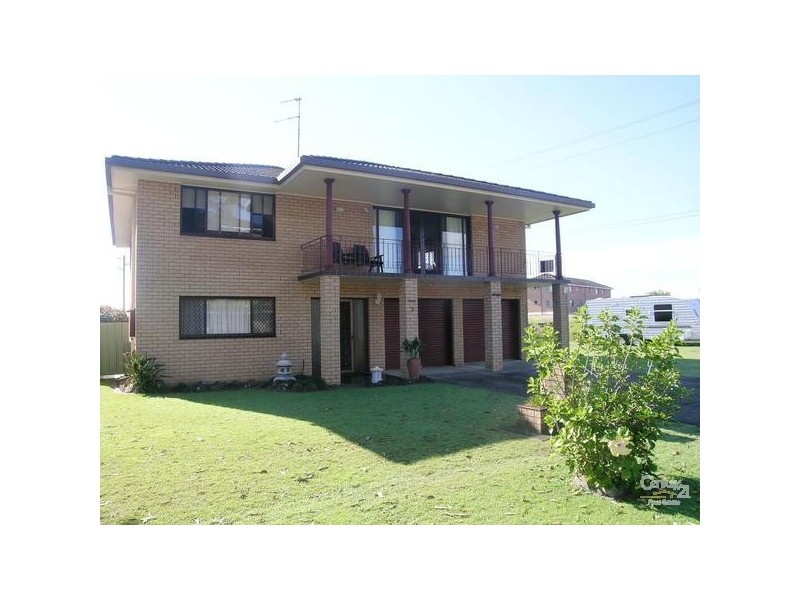 3 Bay Street, Tuncurry NSW 2428