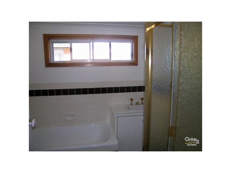 90 Strand Street, Forster NSW 2428