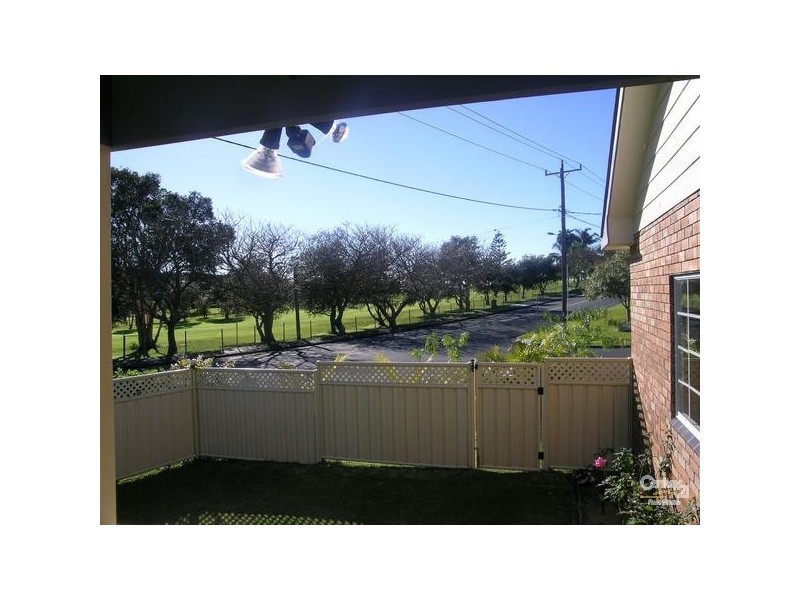 90 Strand Street, Forster NSW 2428