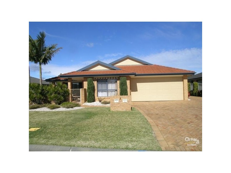 1/8 Cedar Grove, Forster NSW 2428