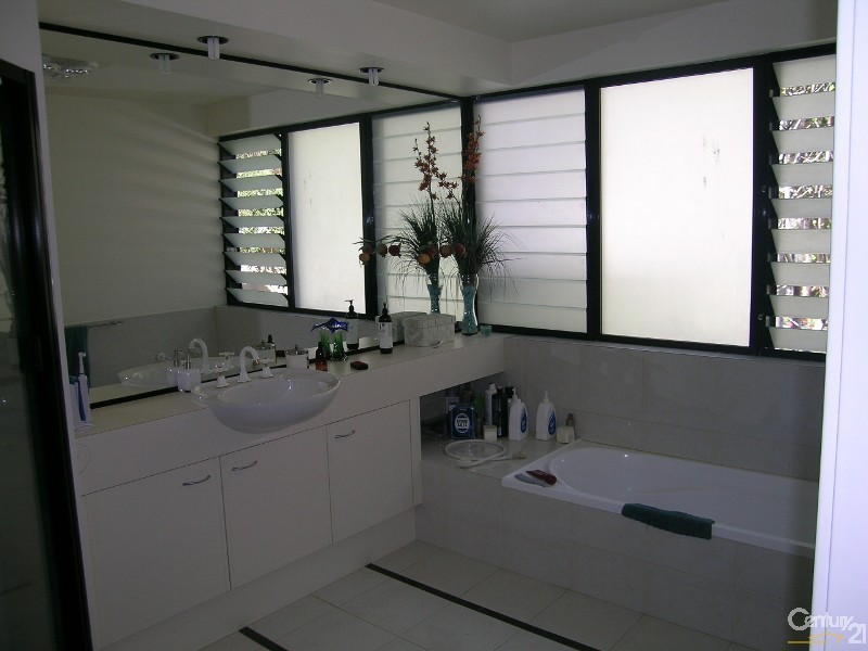 7 Zamia Place, Forster NSW 2428