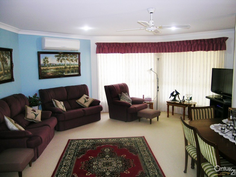 2/4 Grandis Drive, Tuncurry NSW 2428