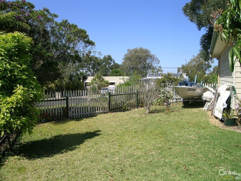 94 Green Point Drive, Green Point NSW 2428
