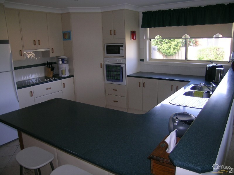 2 Areca Court, Forster NSW 2428