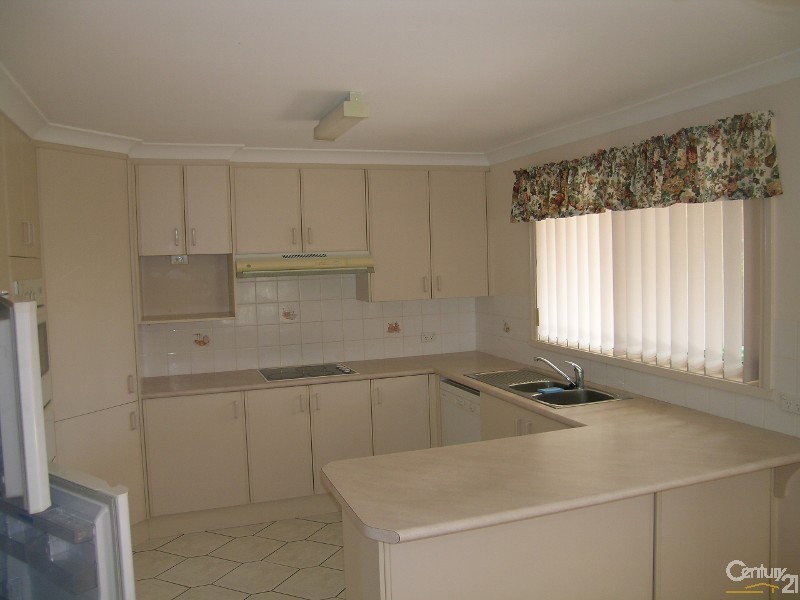 1/16 Amanda Crescent, Forster NSW 2428