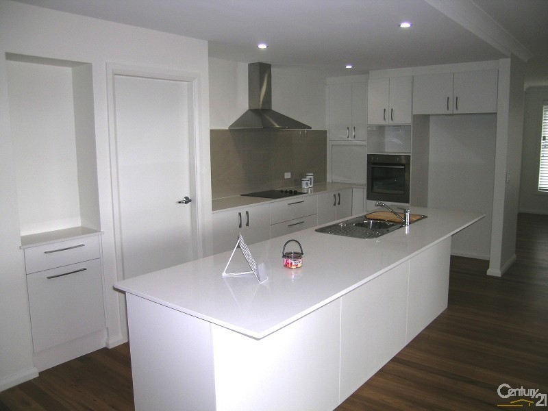 1/8 Wirrana Circuit, Forster NSW 2428