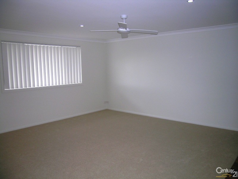 1/8 Wirrana Circuit, Forster NSW 2428
