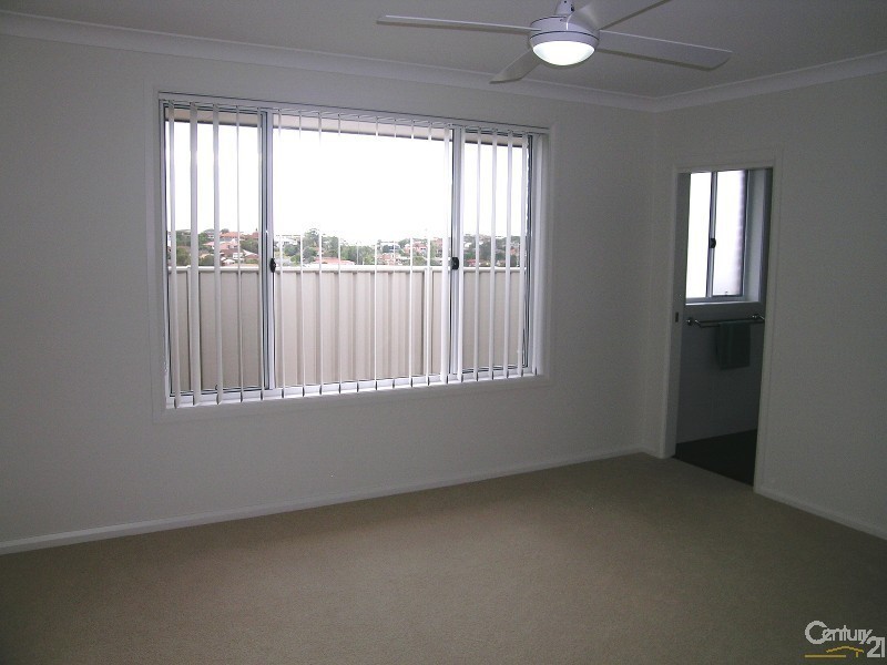 1/8 Wirrana Circuit, Forster NSW 2428