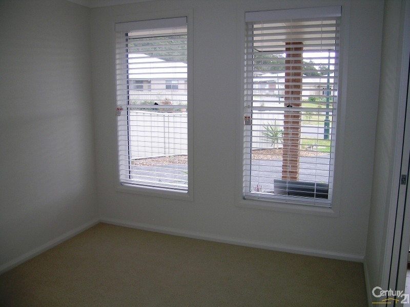 1/8 Wirrana Circuit, Forster NSW 2428