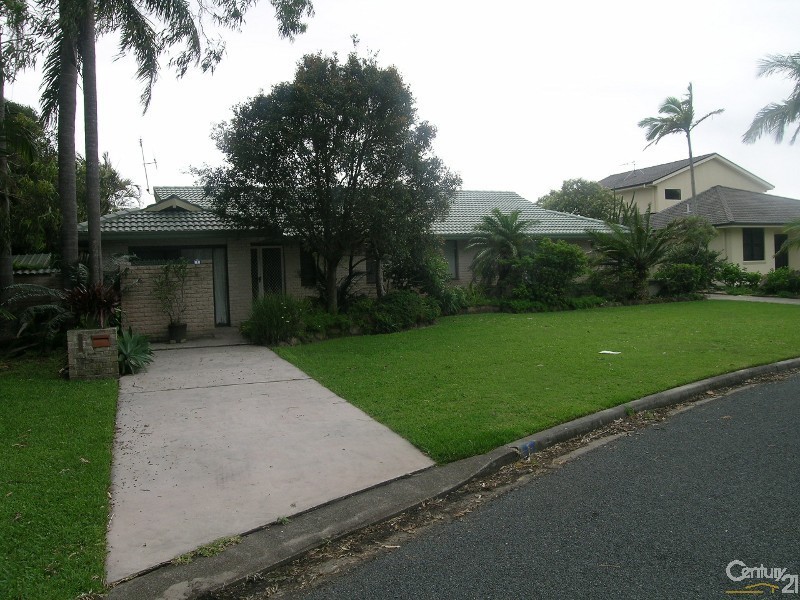 1 Elouera Crescent, Forster NSW 2428