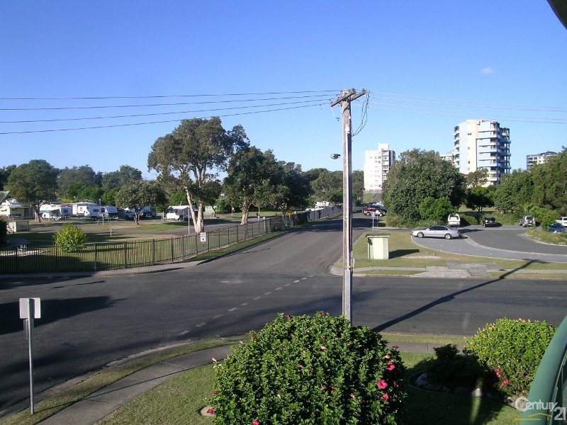 2/15 Reserve Road, Forster NSW 2428