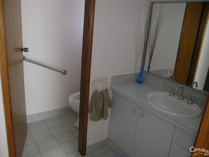 1/72 Hind Avenue, Forster NSW 2428