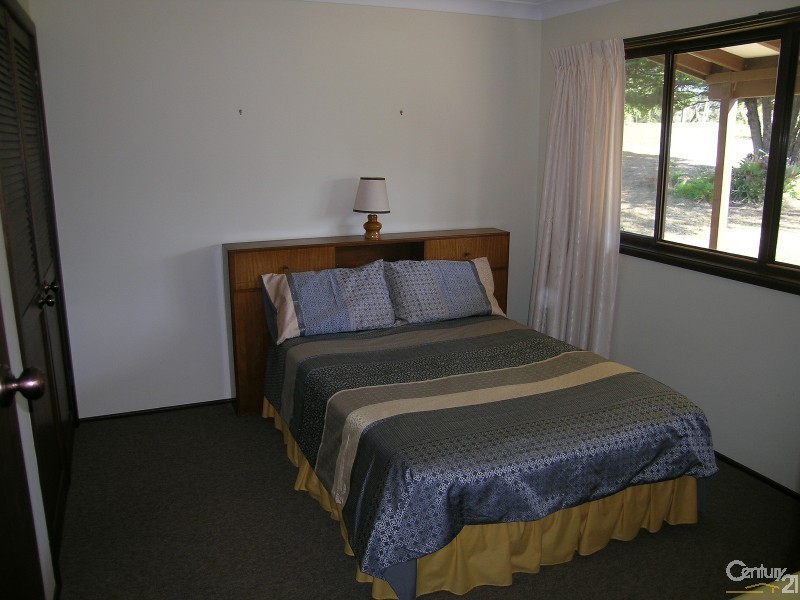 17 Kiwarrak Drive, Rainbow Flat NSW 2430