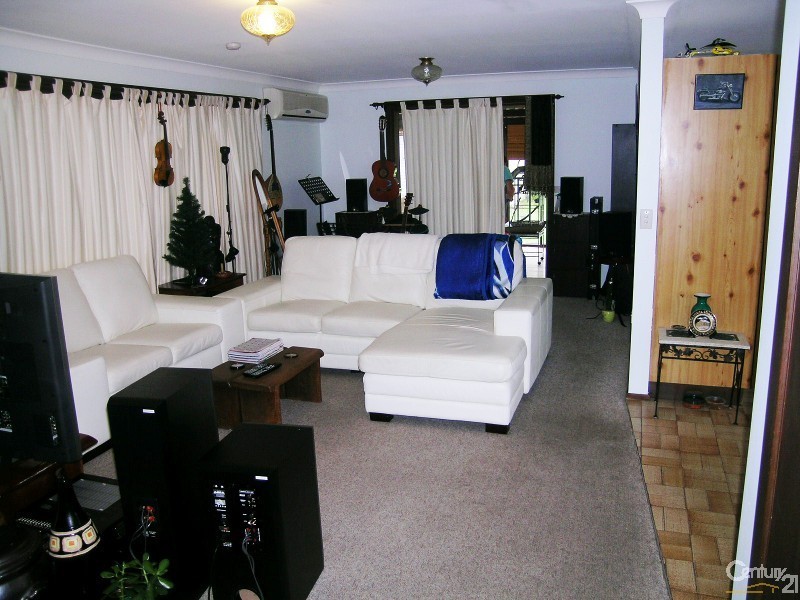 9 Guy Avenue, Forster NSW 2428