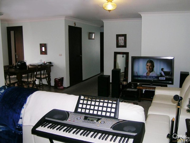 9 Guy Avenue, Forster NSW 2428