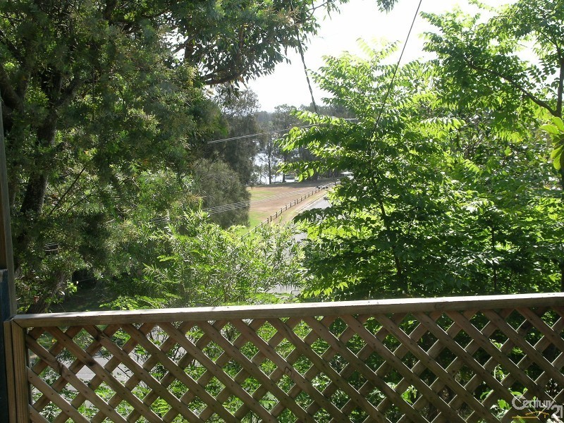 24 Pipers Bay Drive, Forster NSW 2428