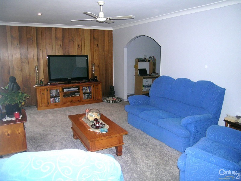 236 The Lakes Way, Tuncurry NSW 2428