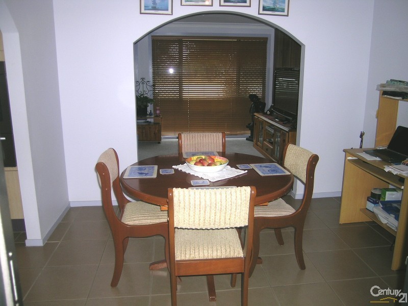 236 The Lakes Way, Tuncurry NSW 2428