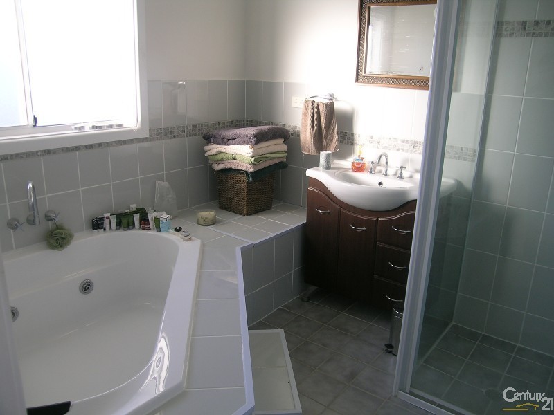 32 Emerald Drive, Diamond Beach NSW 2430