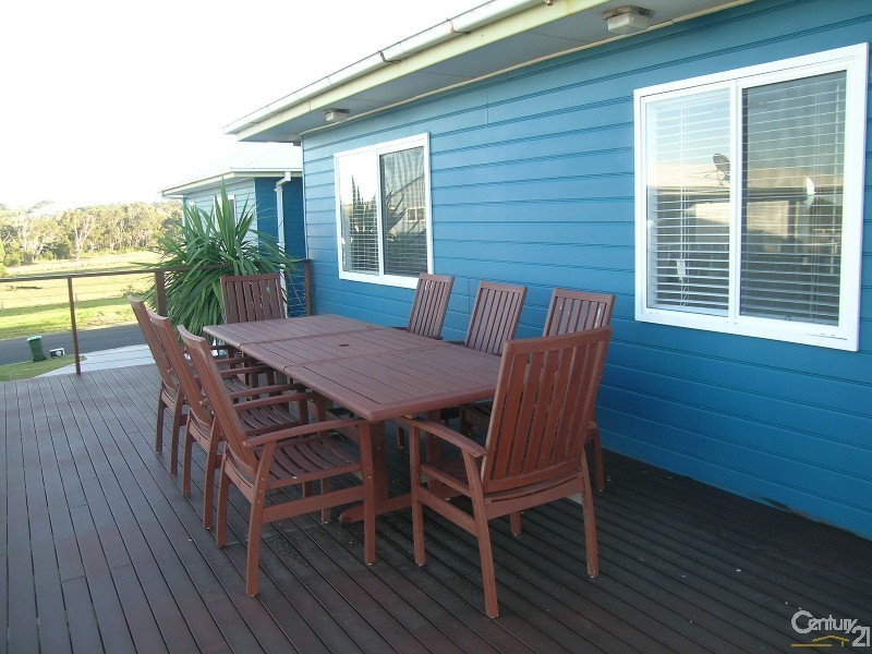 32 Emerald Drive, Diamond Beach NSW 2430