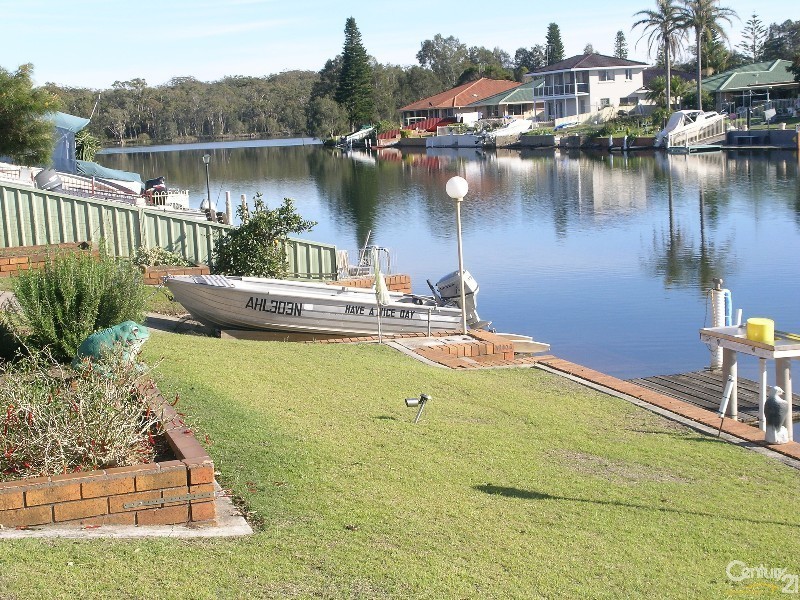 15 Elouera Crescent, Forster NSW 2428