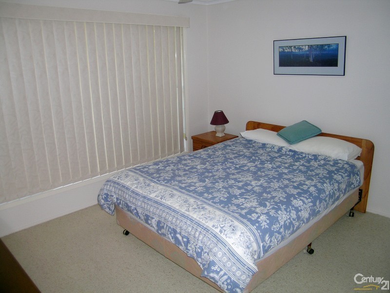19 Taree Street, Tuncurry NSW 2428