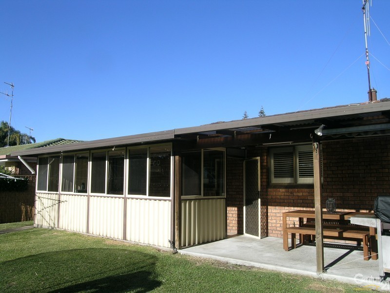 16 Adina Close, Forster NSW 2428