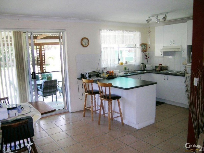 9 Goldens Road, Forster NSW 2428