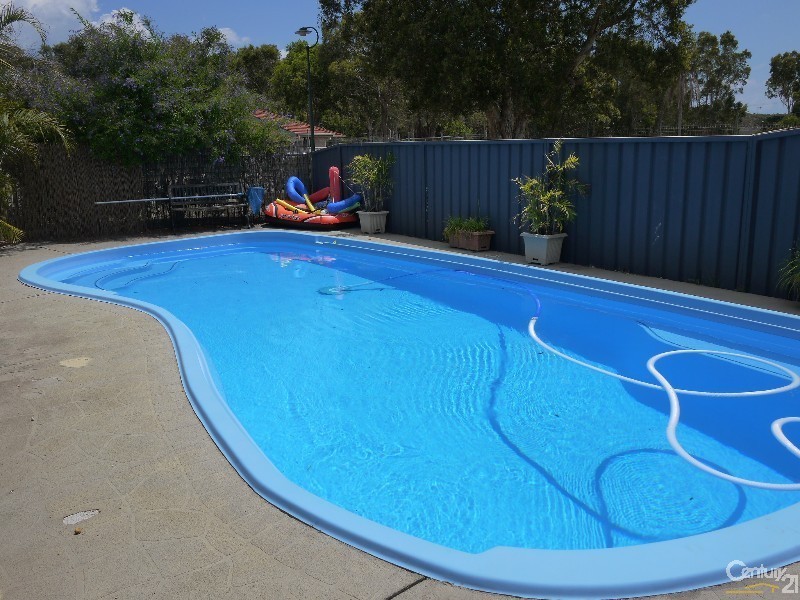 8 Michaela Place, Forster NSW 2428