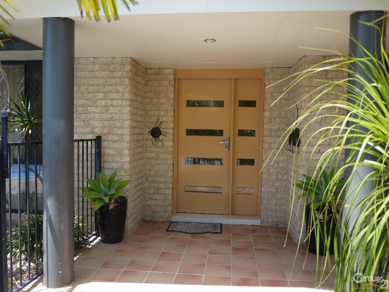 8 Michaela Place, Forster NSW 2428