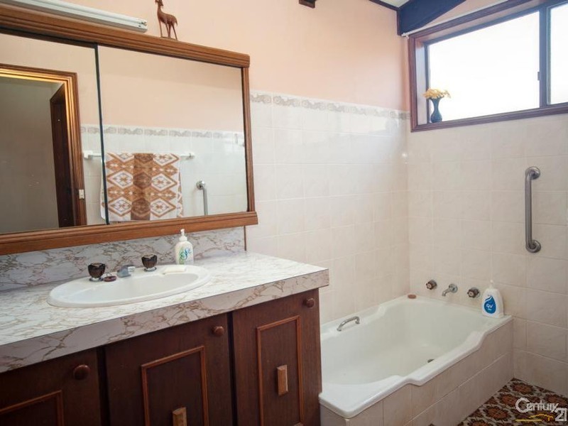 7 Daphne Street, Forster NSW 2428