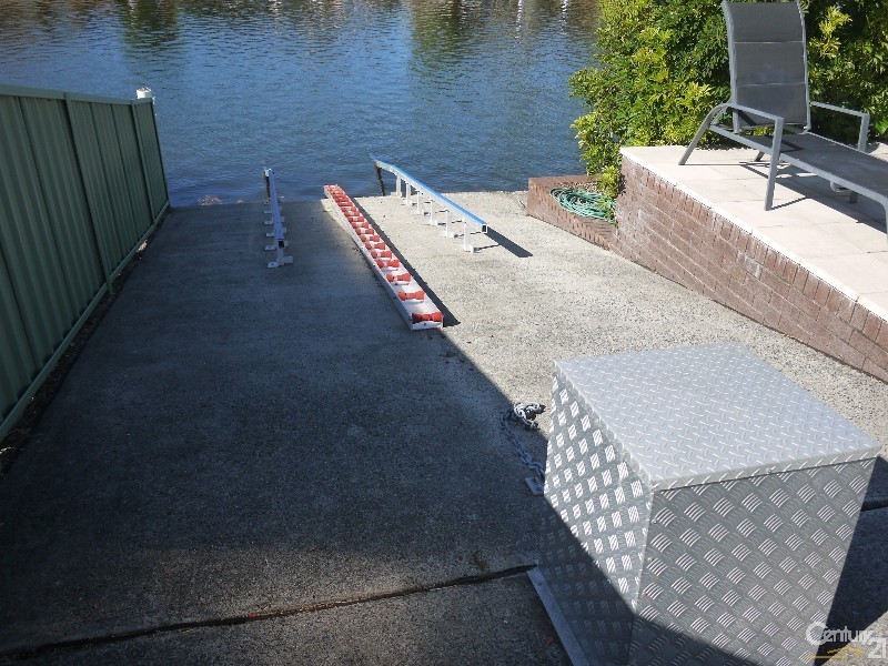 17 Cavill Avenue, Forster NSW 2428