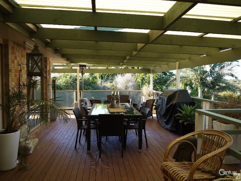 16 Zamia Place, Forster NSW 2428