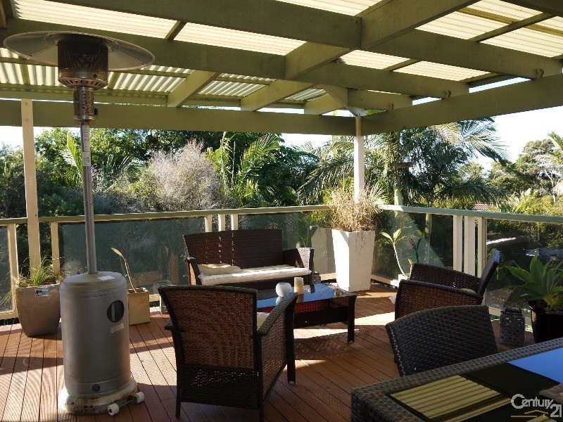 16 Zamia Place, Forster NSW 2428