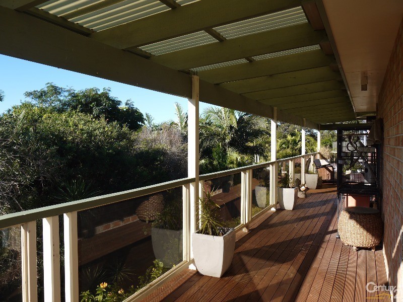 16 Zamia Place, Forster NSW 2428