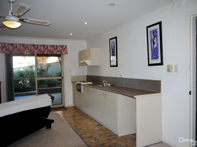 16 Zamia Place, Forster NSW 2428
