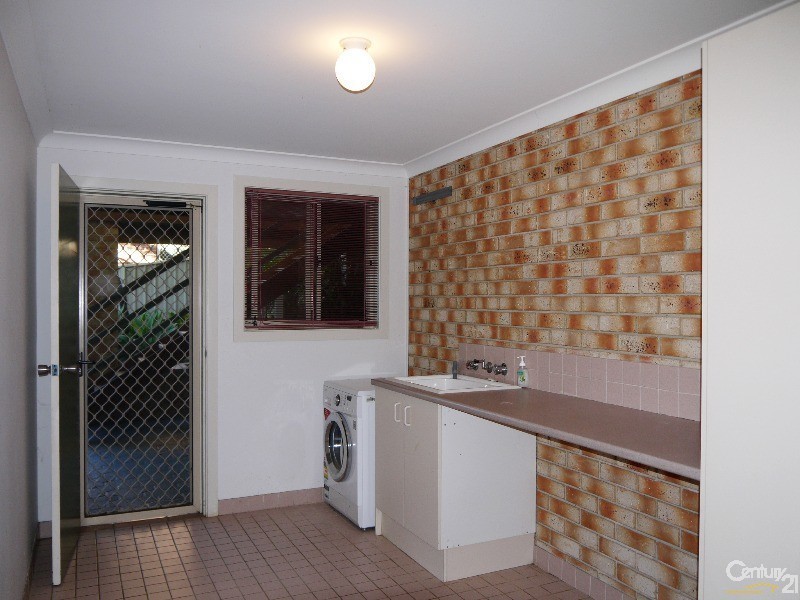 16 Zamia Place, Forster NSW 2428