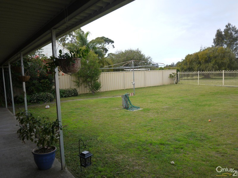 16 Rest Point Parade, Tuncurry NSW 2428