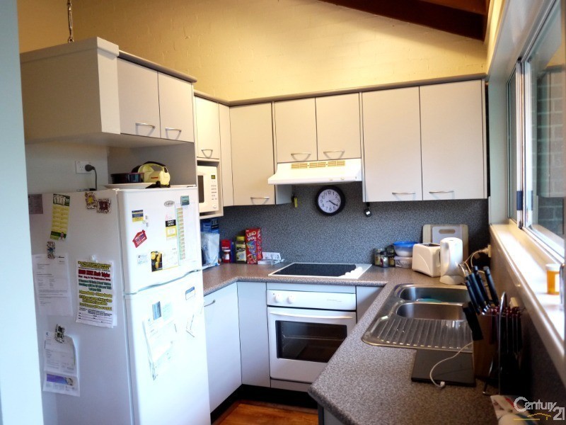 98 Macintosh Street, Forster NSW 2428